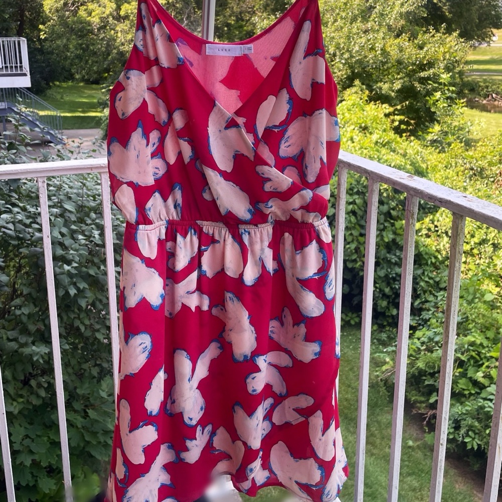 Lush Floral print sleeveless mid dress
